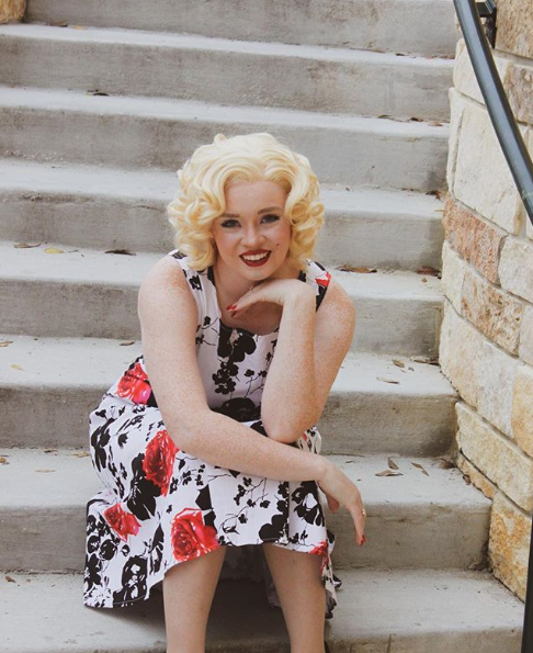 Marilyn Natural Blonde Bouncy Curly Synthetic Glueless Lace Front Wigs - Imstylewigs